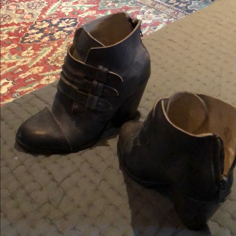 Freebies booties
